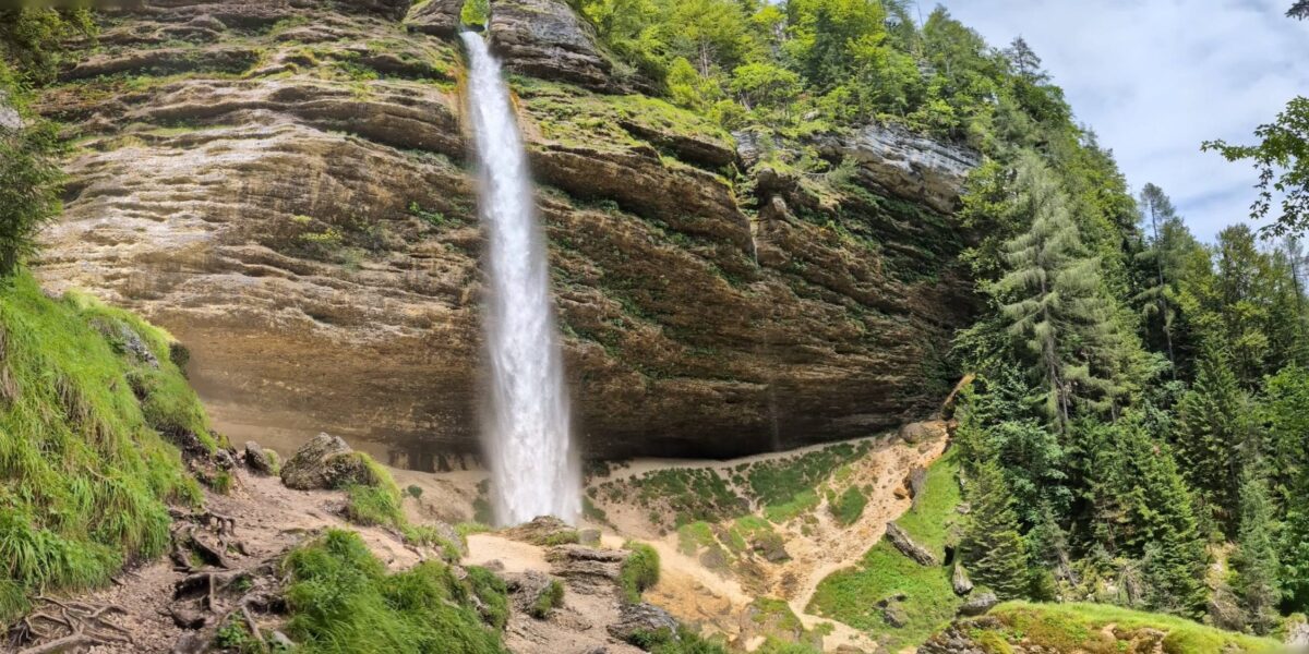 Perničnik waterfall Mojstrana